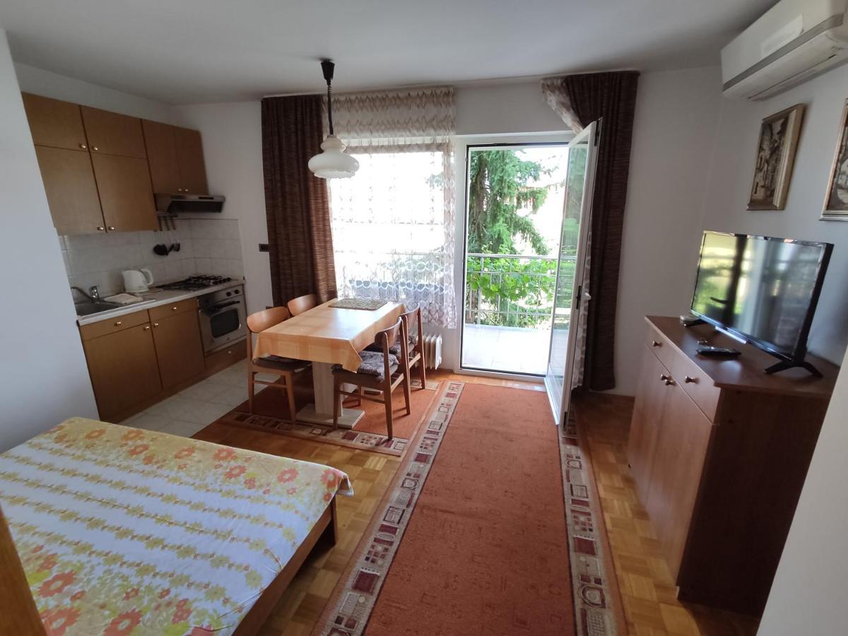 Apartments Samec อิซอลา ภายนอก รูปภาพ